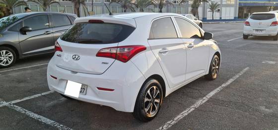 HYUNDAI HB20 1.0 COMFORT PLUS 12V FLEX 4P MANUAL HYUNDAI HB20 1.0 COMFORT PLUS 12V FLEX 4P MANUAL